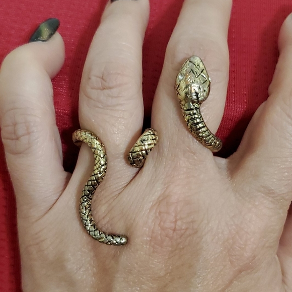 Ring - Picture 5 of 6